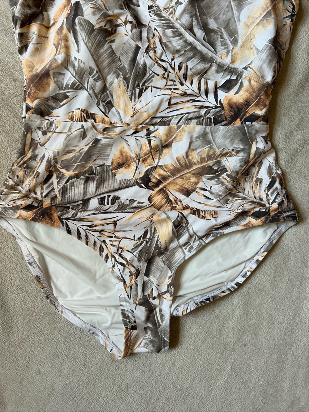 Nip Tuck Tropical Leaf One-Piece Swimsuit 8 NWT - Picture 3 of 8